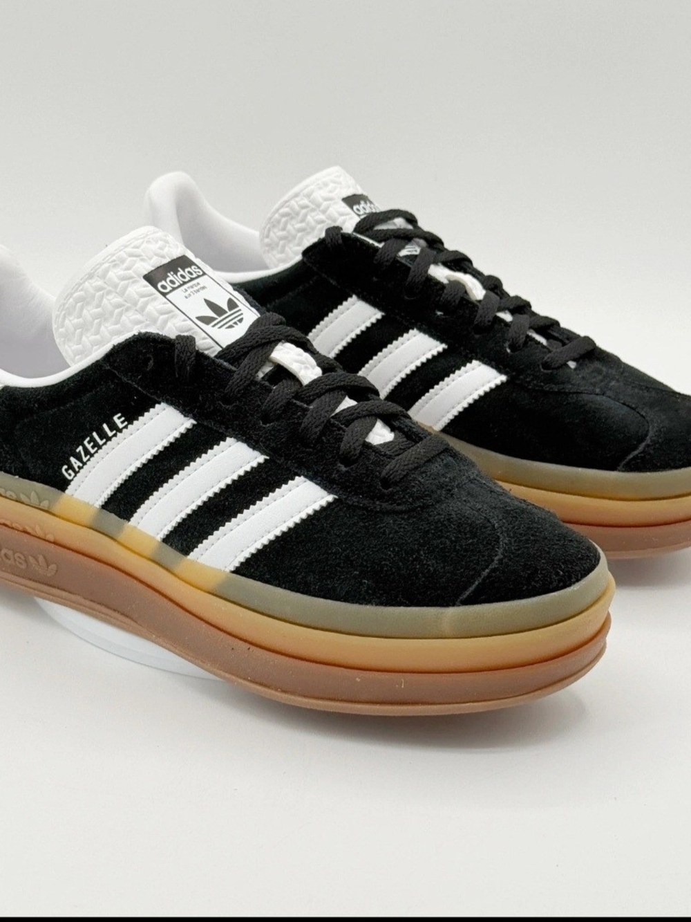 Adidas Gazelle Women's Black White Gum-Soled Sneakers 6.5 IE0876
